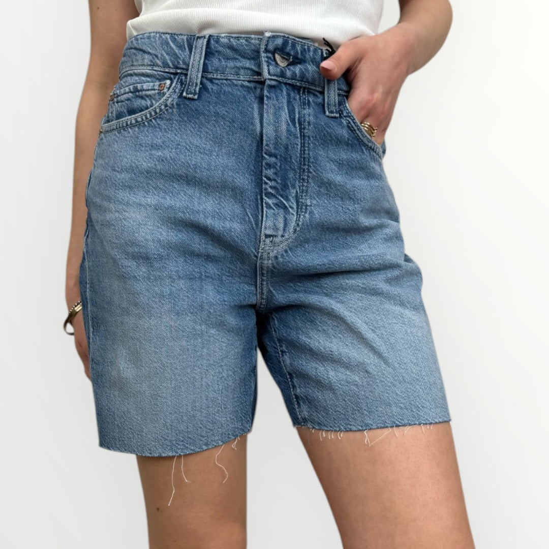 GUESS - BERMUDA TAGLIO VIVO