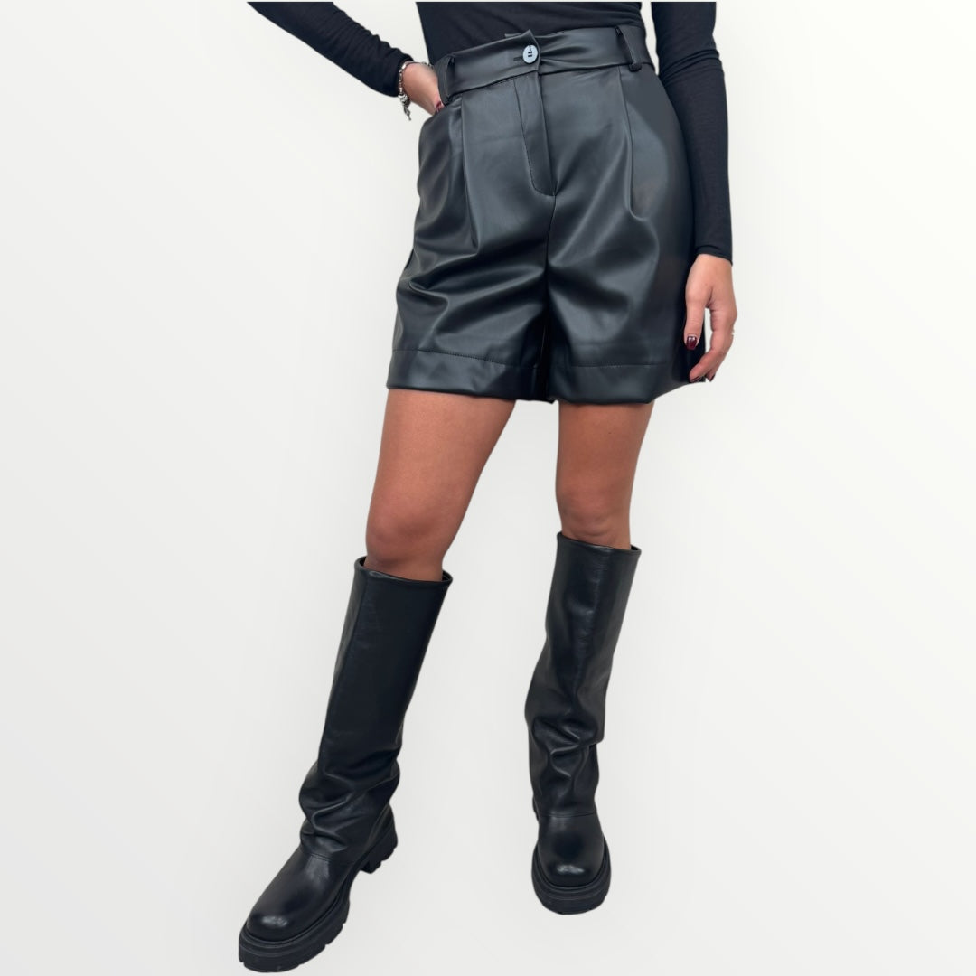 LOFT.73 - SHORT BENEDETTA